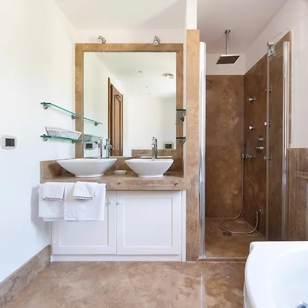Torre E Jacuzzi Vista Mare - Terrazza Panoramica 펜션 *
